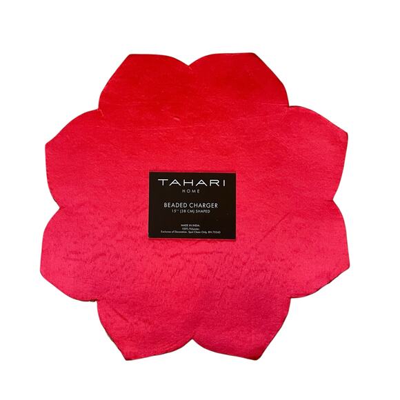 TAHARI Glass Beaded Charger Placemat 15" Holiday Red White Scalloped Border NEW - Picture 9 of 10